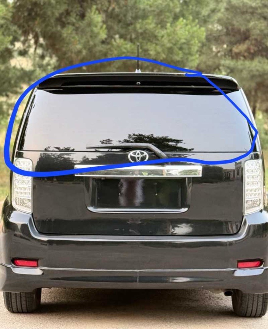 Заднее стекло от Toyota Rumion, Душанбе