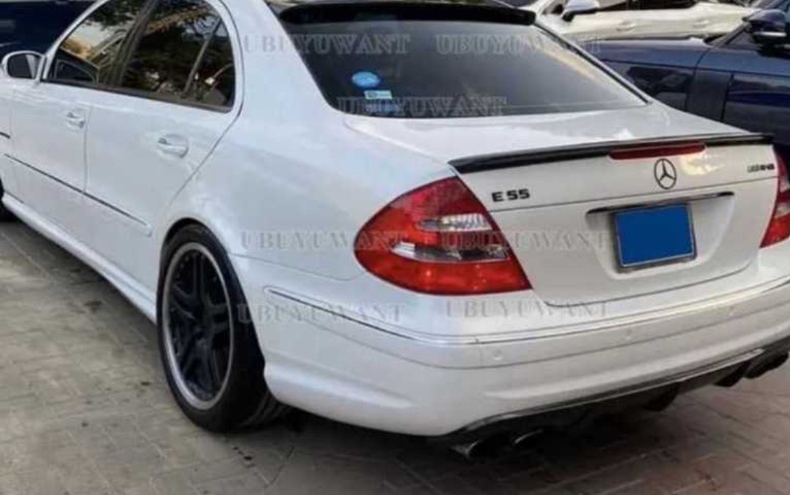 Козырек на заднее стекло на Mercedes Benz W211, Душанбе