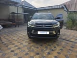 Toyota Highlander 2018 — фото 1 из 11