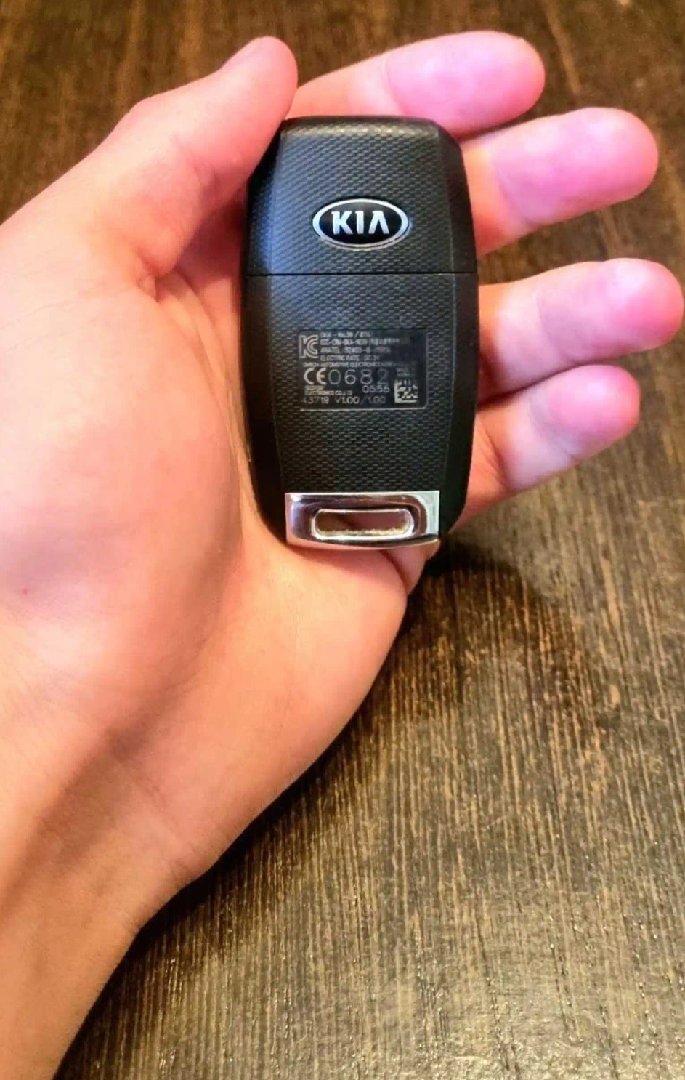 Ключ Kia Sorento UM с 2015 года выкидной с чипом 6F-60, Душанбе
