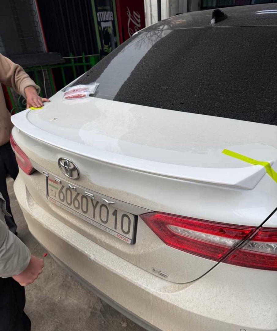 Спойлер белый для Toyota Camry 6, Душанбе