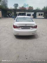 Hyundai Sonata 2011 — фото 2 из 5