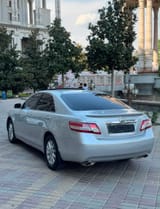 Toyota Camry 2010 — фото 6 из 10