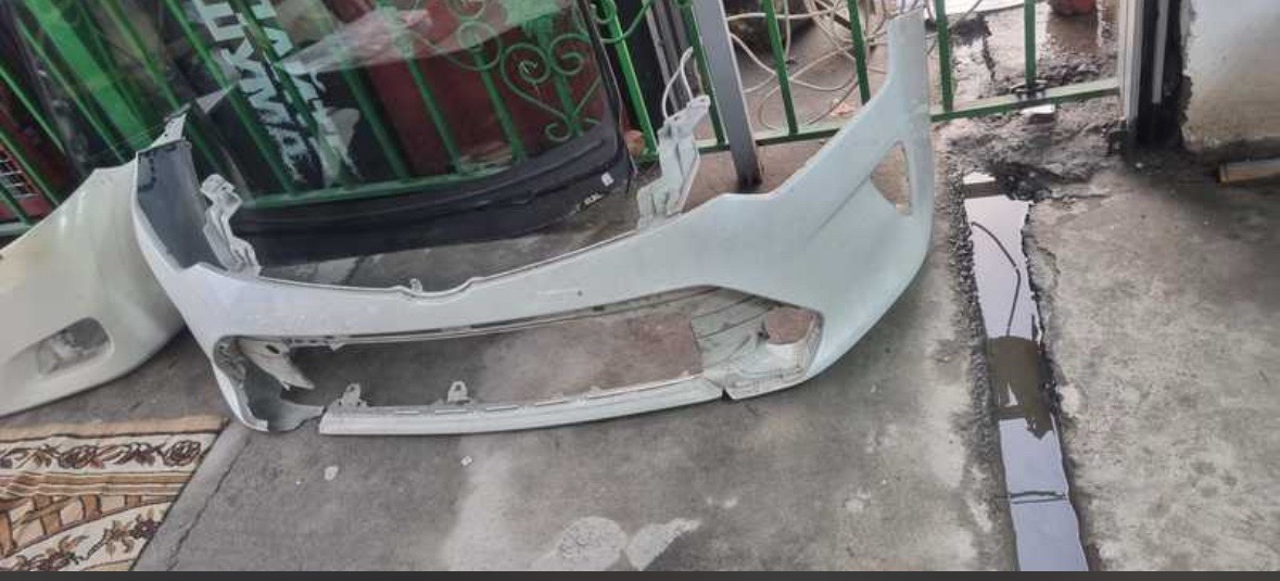 Передний бампер от Toyota Camry 5, Душанбе