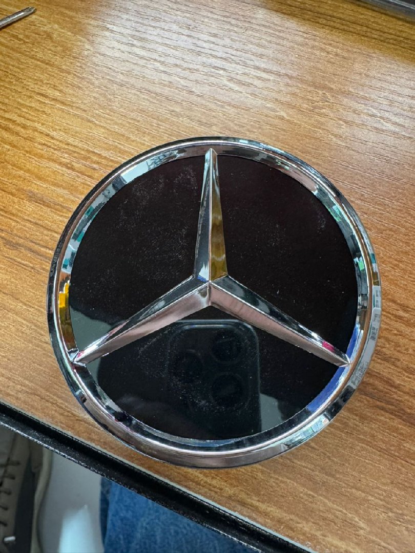 Знак от Mercedes, Душанбе