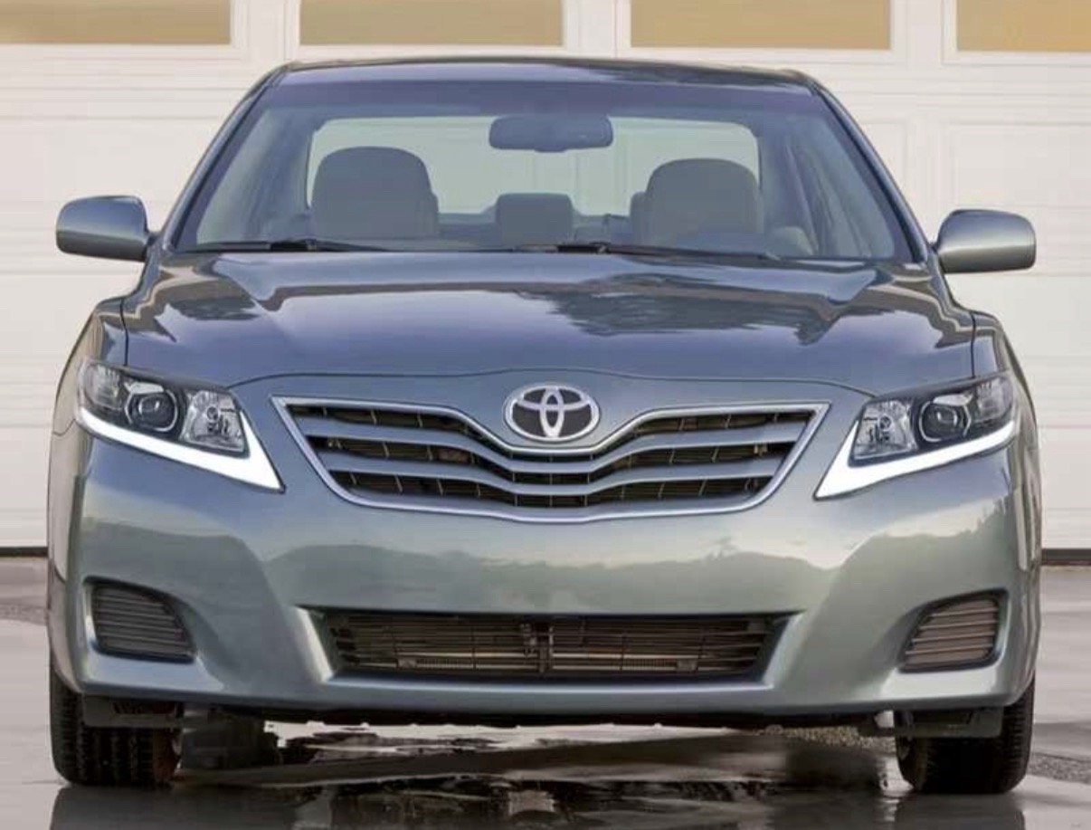 Передние фары Nike на Toyota Camry 2, Душанбе