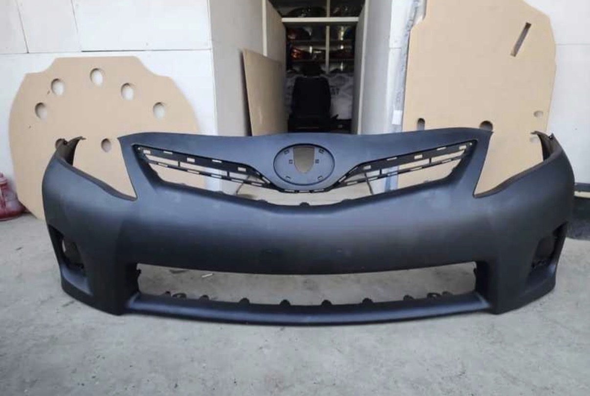 Передний бампер от Toyota Camry 2 Hybrid, Душанбе