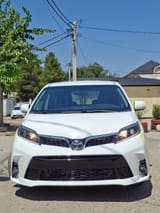 Toyota Sienna 2016 — фото 4 из 14