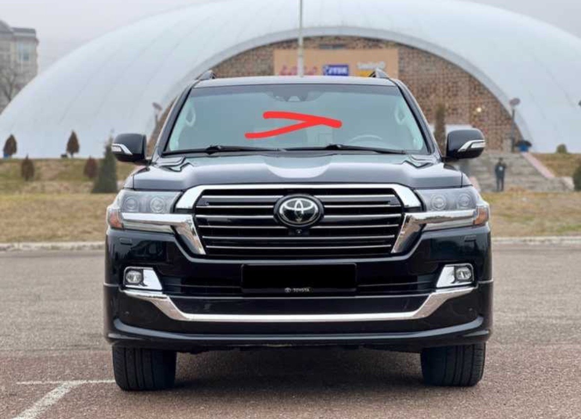 Лобовое стекло от Toyota Land Cruiser FJ200, Душанбе