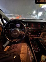 Kia Sedona 2015 — фото 8 из 11
