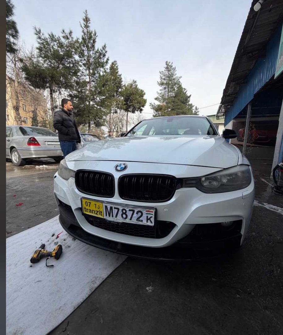 Губа для BMW M F30, Душанбе