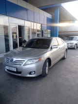 Toyota Camry 2010 — фото 1 из 2