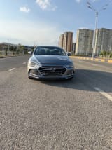 Hyundai Elantra 2017 — фото 1 из 5