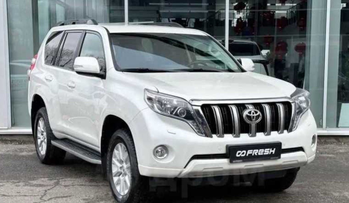 Задние не тонированые стекла для Toyota Fielder, Душанбе