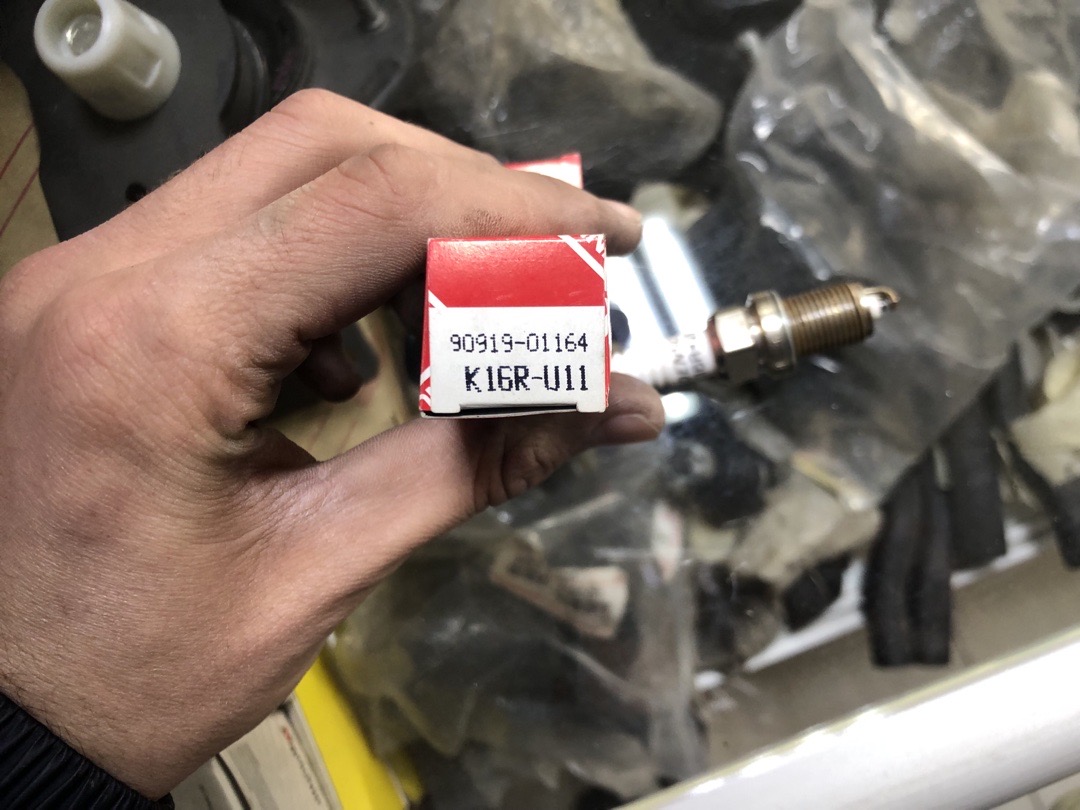 Свеча Toyota 90919-01164, Душанбе