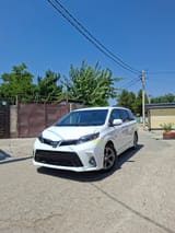 Toyota Sienna 2016 — фото 2 из 14