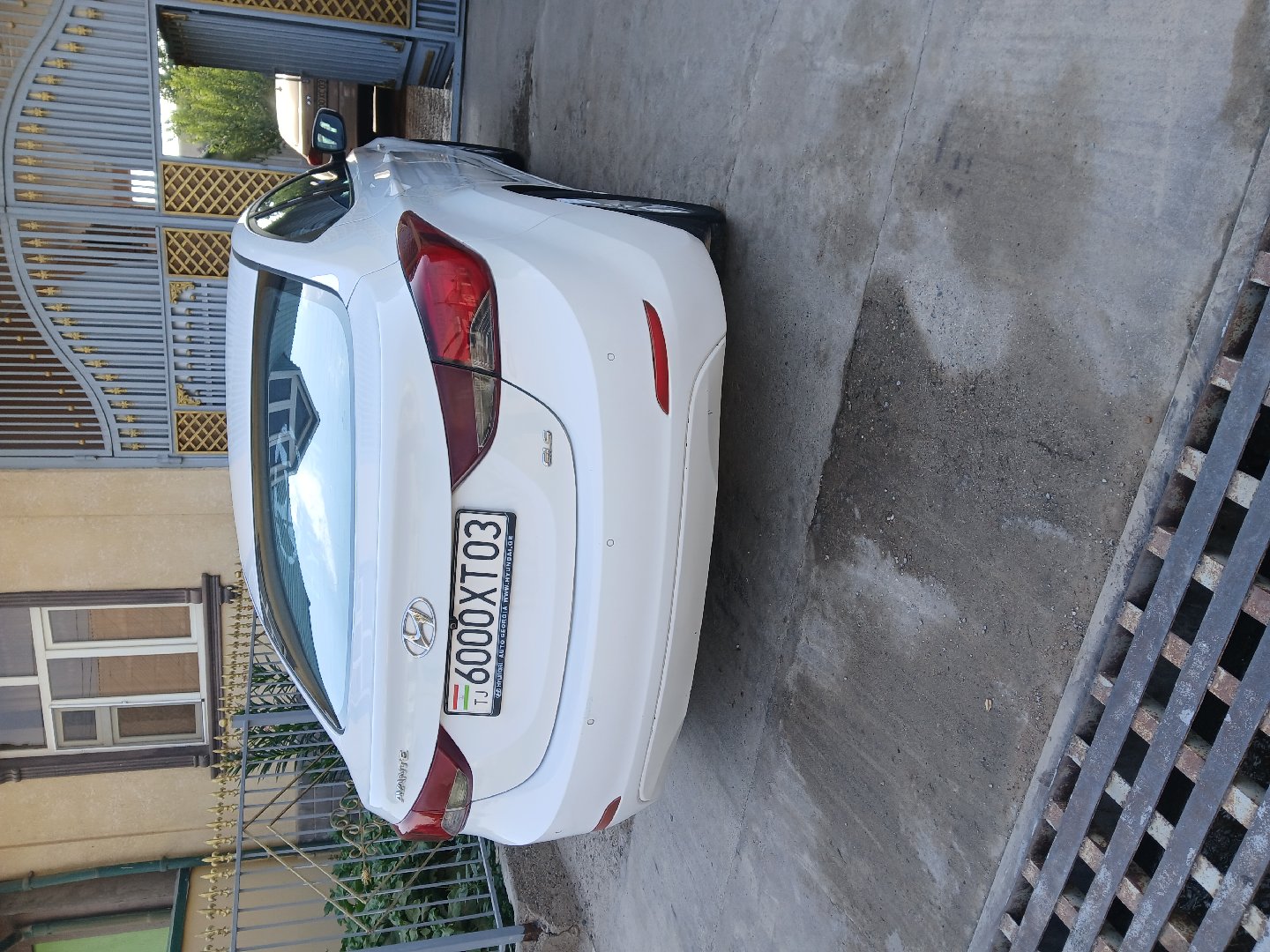 Hyundai Elantra, 2012, Бохтар