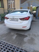 Hyundai Elantra 2012 — фото 4 из 5