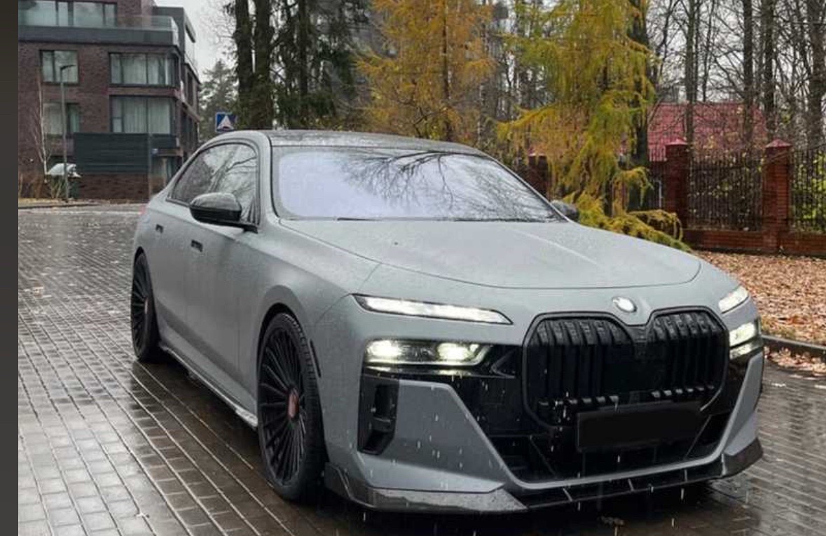Боковое Зеркало На BMW G70, Душанбе