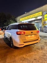 Kia Sedona 2015 — фото 9 из 11