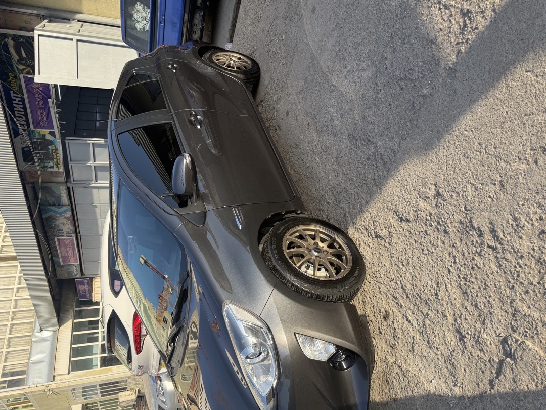 Toyota Aqua, 2015, Турсунзаде