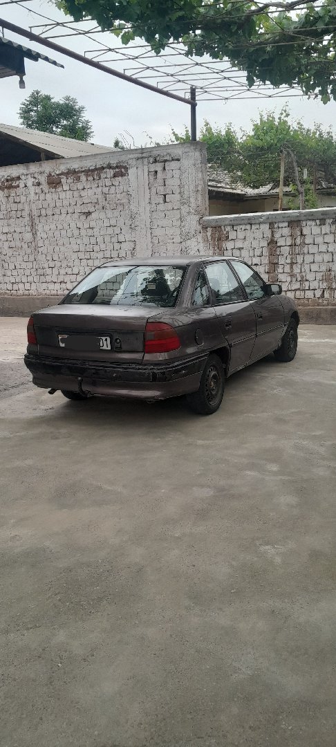 Opel Astra F, Бохтар