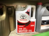 Toyota Engine Oil Fuel Economy 5W-30 (Серая канистра) — фото 1 из 2