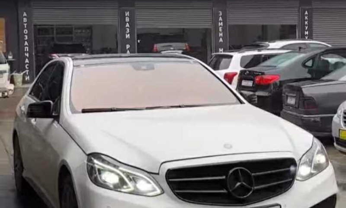Лобовое стекло йодовое от Mercedes Benz W212, Душанбе