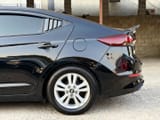 Hyundai Elantra 2017 — фото 8 из 10