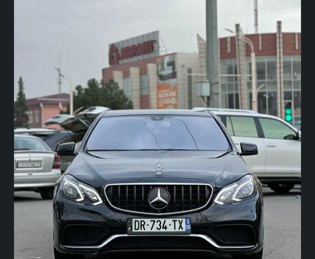Фиолетовое стекло, Душанбе