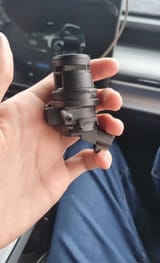 Насос омывателя фар от Toyota Camry 2 — фото 2 из 3