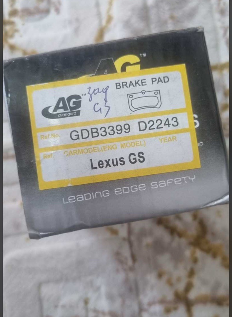 Задние тормозные колодки от Lexus GS, Душанбе