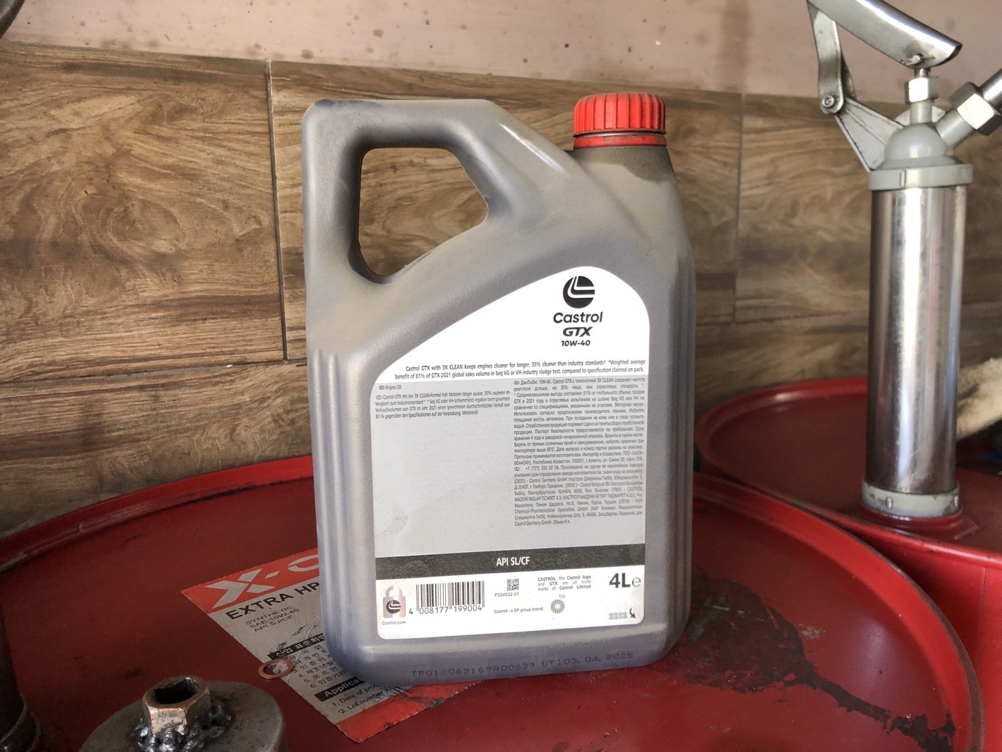моторное масло Castrol GTX 10W-40, Душанбе