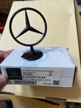 Эмблема на капот на Mercedes Benz — фото 2 из 2