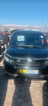 Toyota Voxy 2014 — фото 2 из 11