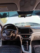 Hyundai Elantra 2017 — фото 7 из 8