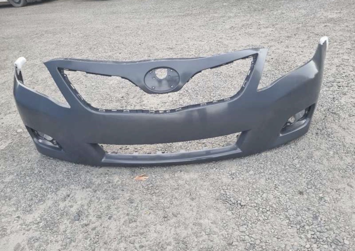 Передний бампер от Toyota Camry 2, Душанбе