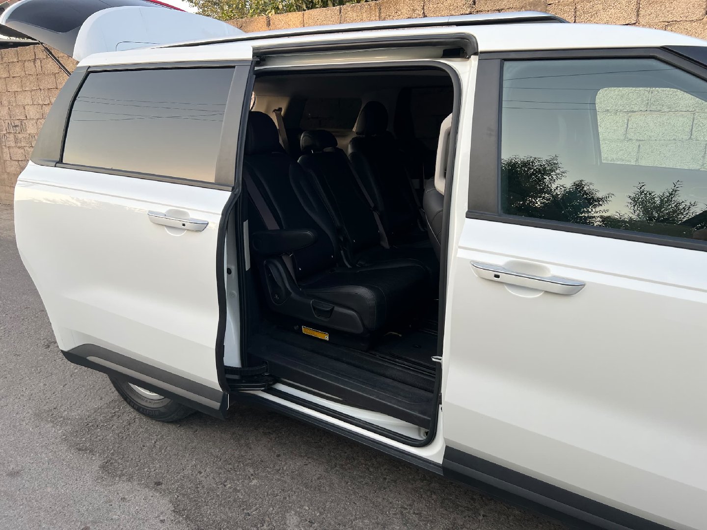 Kia Carnival, 2022, Душанбе
