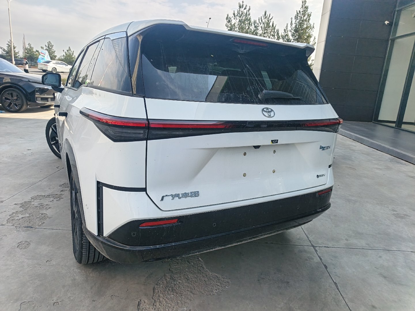 Toyota BZ3X 2025 — фото 9 из 9