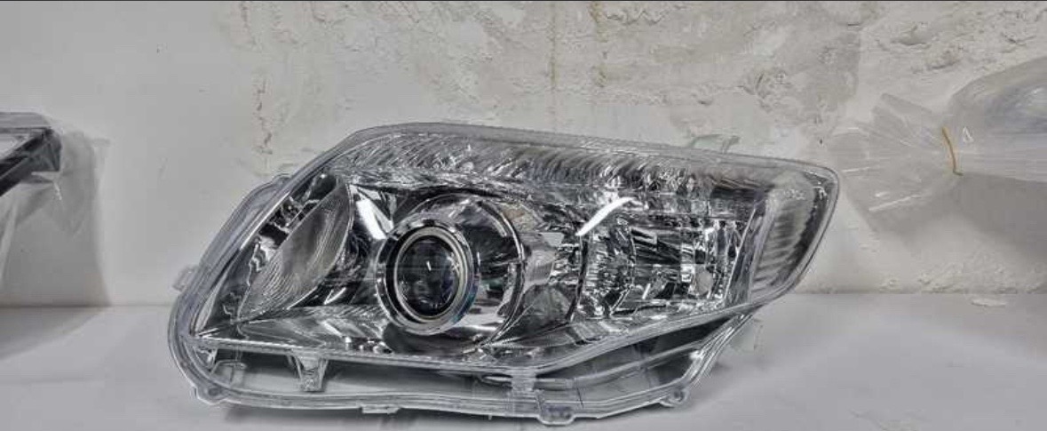 Передние фары от Toyota Axio, Душанбе