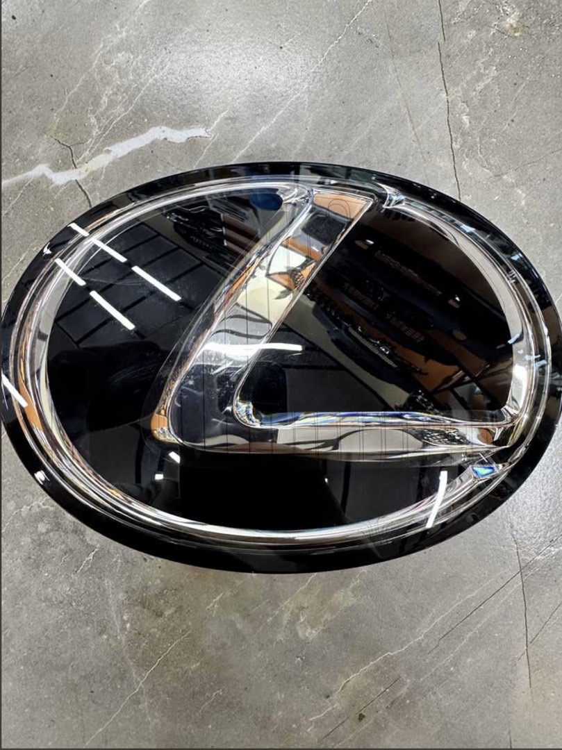 Передний Знак/Эмблема от Lexus, Душанбе