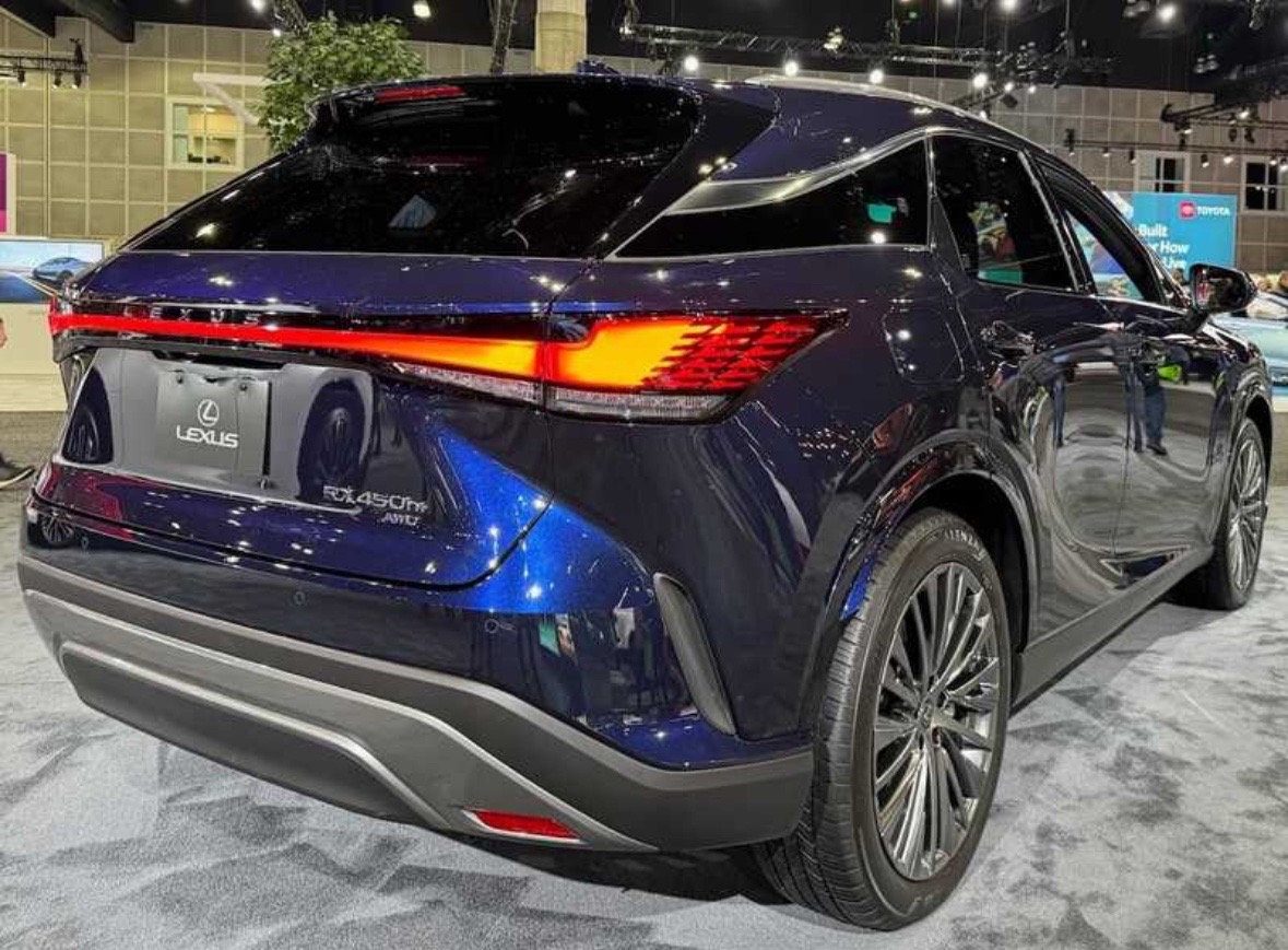 Задняя фара на Lexus RX, Душанбе