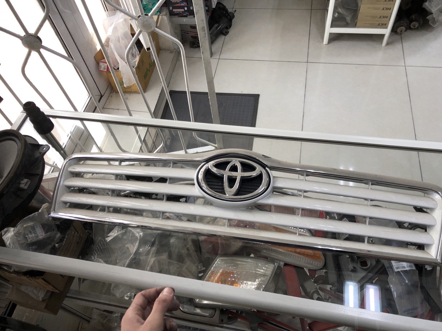 решёткаи радиатори Toyota, Душанбе