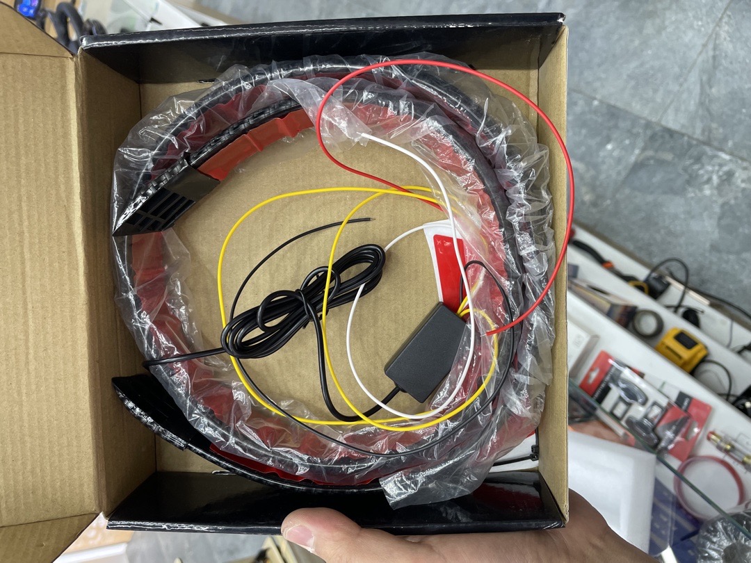 Универсальный гибкий LED-спойлер с подсветкой (Universal Rear Lip Kit), Душанбе