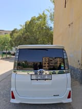Toyota Voxy 2014 — фото 3 из 10