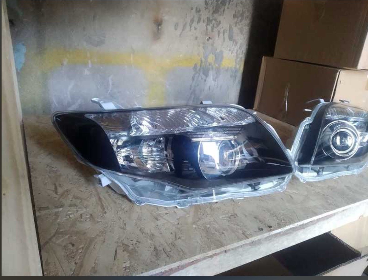 Передние фары Se от Toyota Axio/Fielder, Душанбе