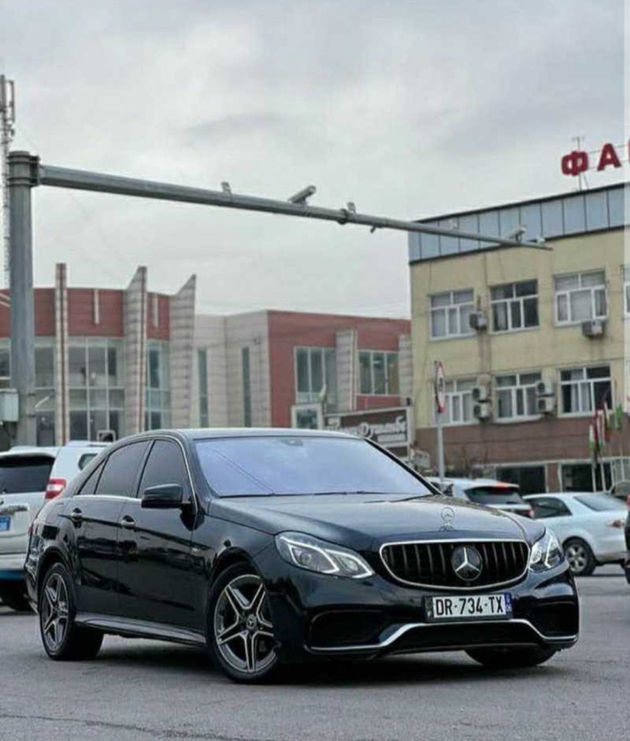 Фиолетовое стекло для Mercedes Benz W212, Душанбе