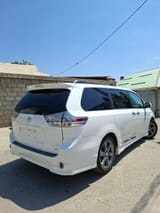 Toyota Sienna 2016 — фото 6 из 14